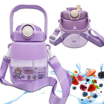   Mintás, színes figurákkal díszített és vállpánttal ellátott 1 literes kulacs gyerekeknek