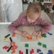 Színes fa puzzle készlet, 40 blokk + alap, 27 x 18 cm